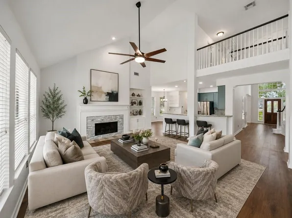 1123 Summer Brk, Sugar Land, TX 77479