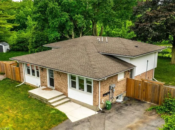 407 Castlegrove Pl, London, ON N6G 1L1