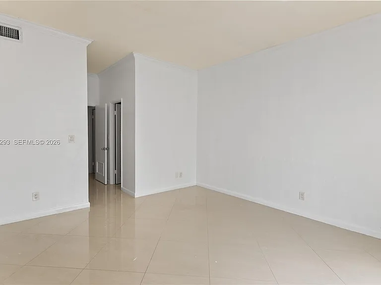 19390 Collins Ave #17 — Photo 24
