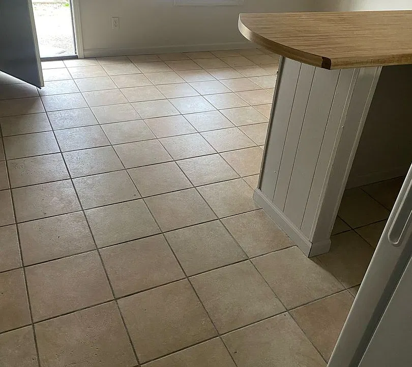 108 Smith Dr #4