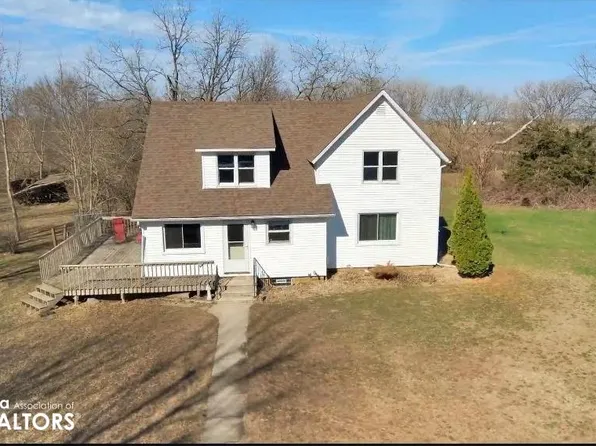 570 310th St, Woden, IA 50484