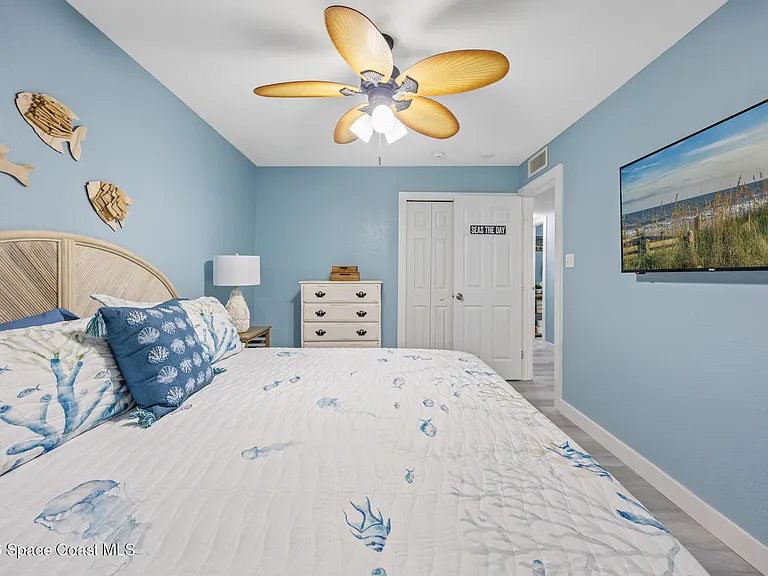 224 Grant Ave — Photo 16