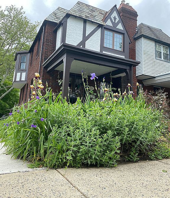 2nd image of 3522 Henry Ave