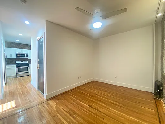 Rented by Dream Space Realty | media 44