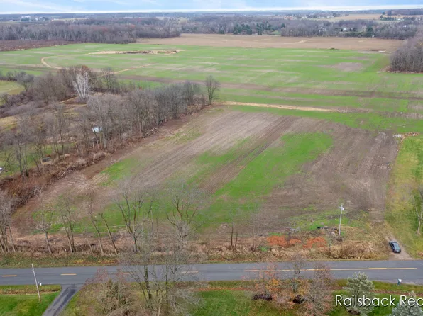 4404 Peach Ridge Ave NW, Grand Rapids, MI 49544