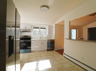 16 Fraternity Ln, Stony Brook, NY 11790