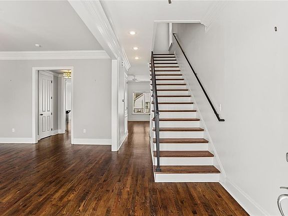4th image of 317 35th St