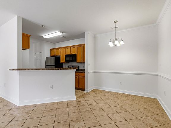 3rd image of 2009 Silvercrest Dr. #31-D