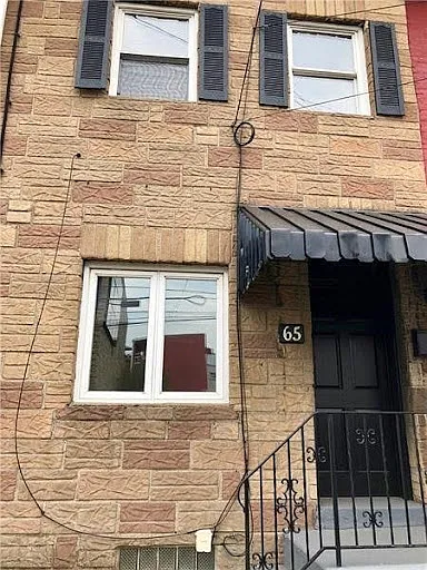 65 S 16th St — Photo 1
