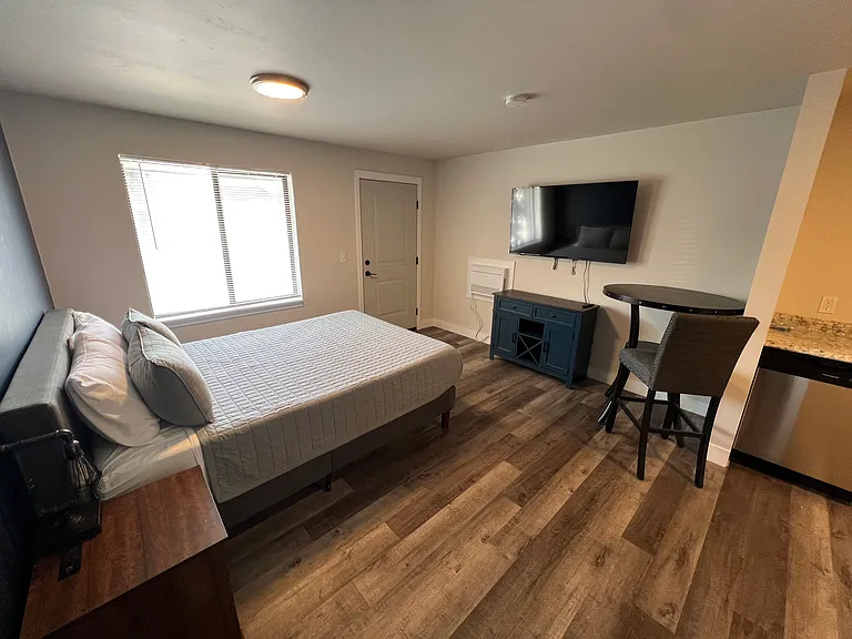 640 E Idaho St #413 — Photo 3