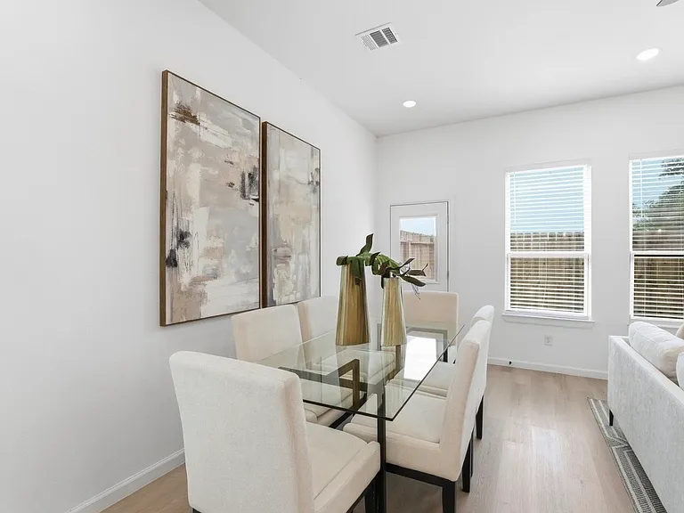 866 Rachel St #D — Photo 9