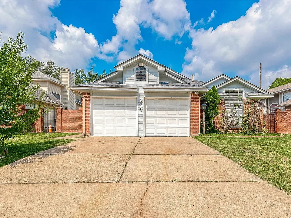 9310 Corner Oaks Ln