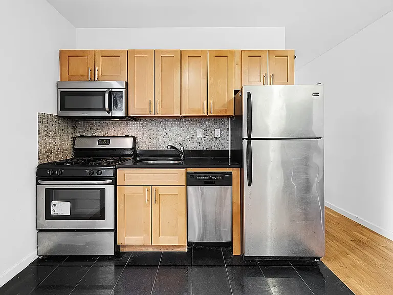 101 Delancey St #2 — Photo 4