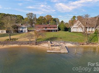 18726 Bluff Point Rd, Cornelius, NC 28031