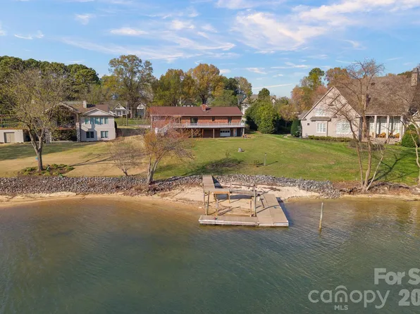 18726 Bluff Point Rd, Cornelius, NC 28031