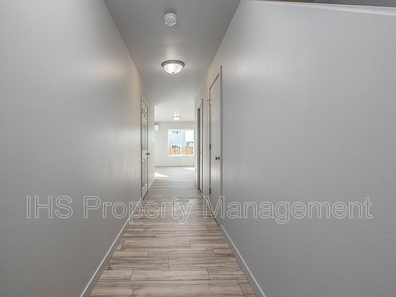 4th image of 311 Dawson Ln #A