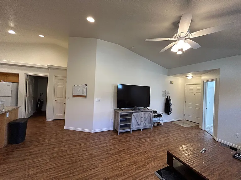 2056 E Middleton Dr #22 — Photo 11