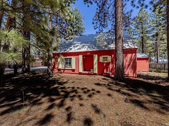 3rd image of 1077 Herbert Ave