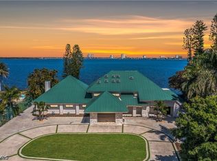 752 Overiver Dr, North Fort Myers, FL 33903