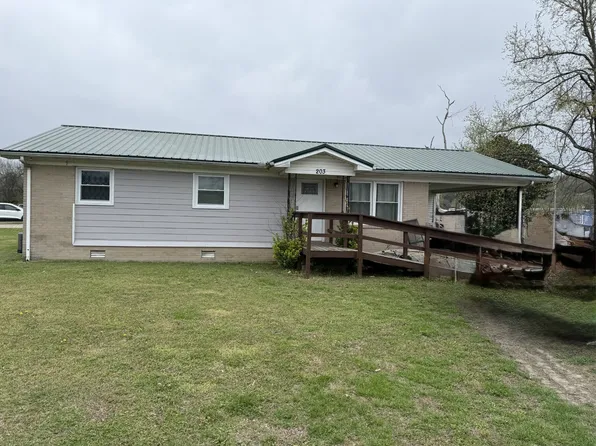 203 N Clydeton Rd, Waverly, TN 37185