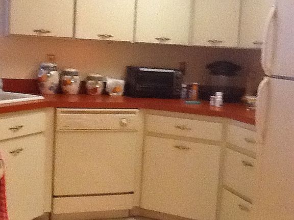 Eat in Kitchen 