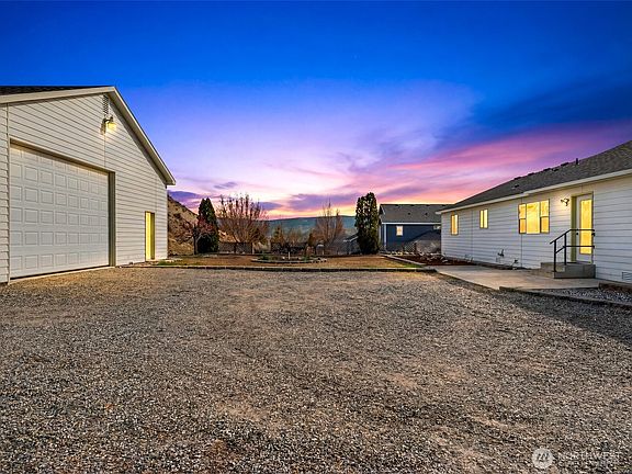 2nd image of 1263 Wheatridge Drive