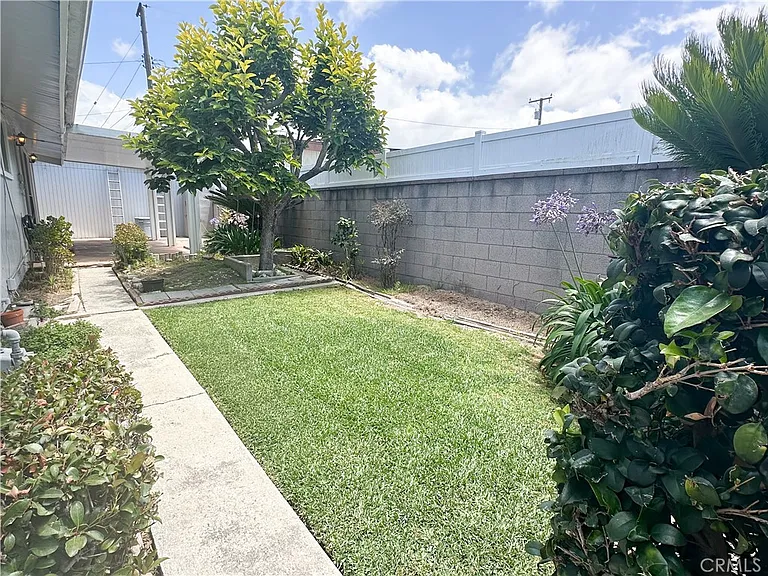 2314 W 165th St — Photo 34