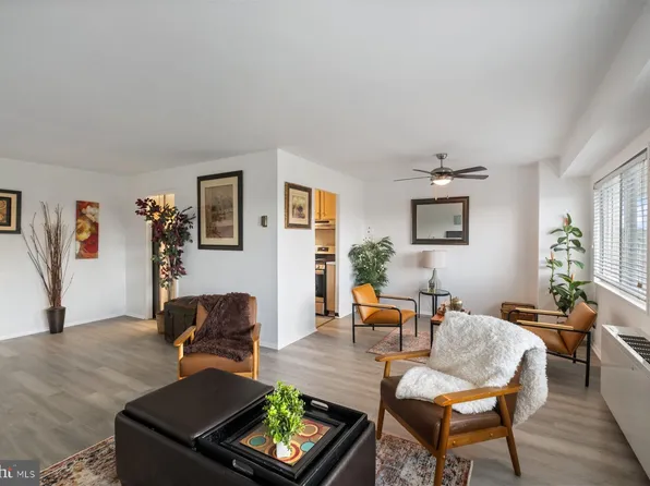 1111 University Blvd W APT 817, Silver Spring, MD 20902