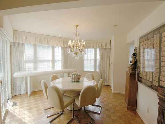 Luxurious townhome