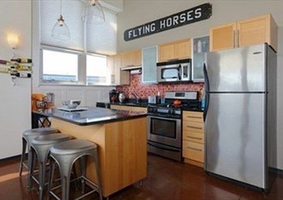 2nd image of 118 Holmes St Unit 401