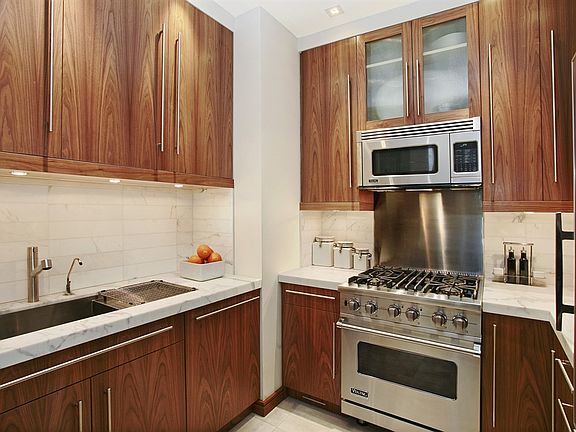 4th image of 148 W 23rd St #89K