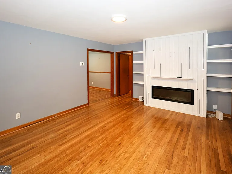 2218 Dodson Dr — Photo 5