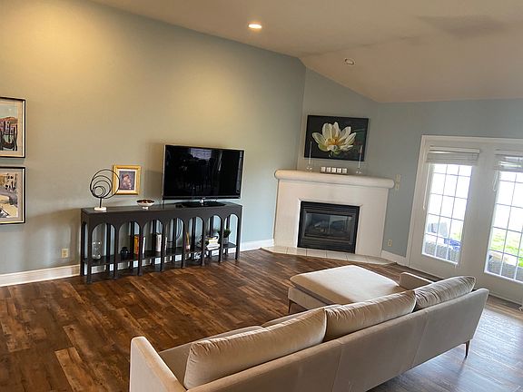 2nd image of 4020 Cobblefield Dr
