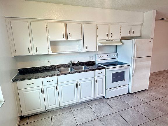 5th image of 1830 Michigan Ave #698-4