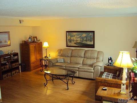 4th image of 109 Drexelgate Ct