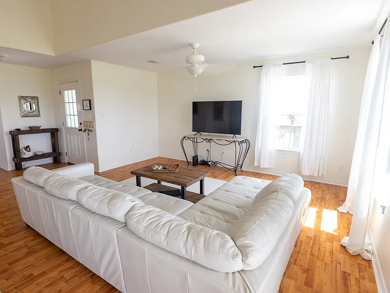 4106 Temprano Dr — Photo 38
