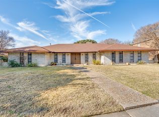 2809 Warren Cir, Irving, TX 75062