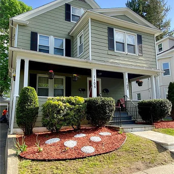 1105 Hillside Ave — Photo 1