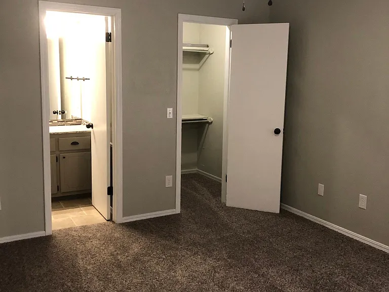 1903 Christie Dr #1903 — Photo 9