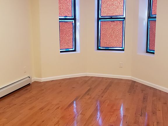 4th image of 725 New Jersey Ave #1