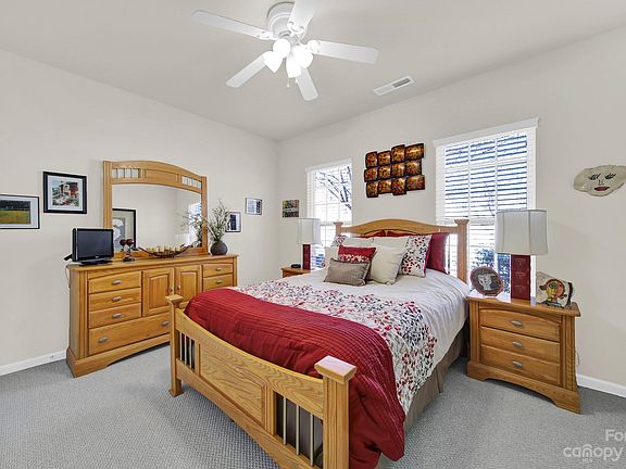4th image of 4029 Twiddy St