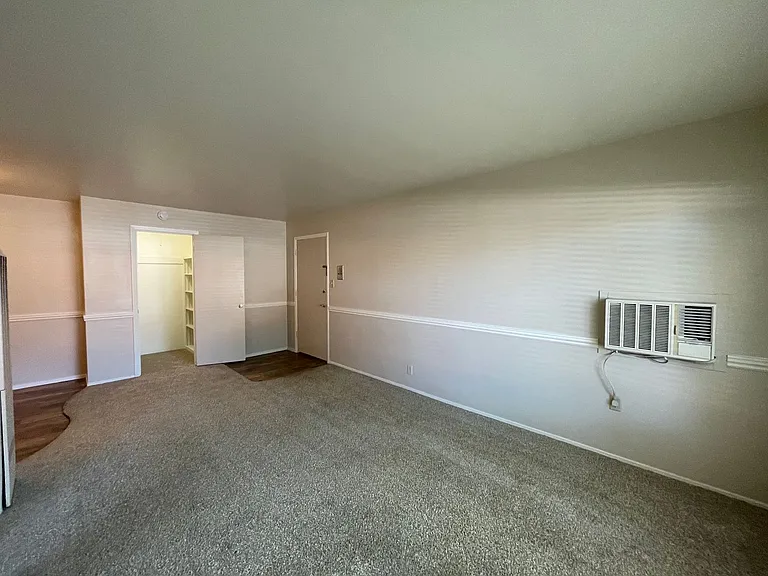 5488 Carlson Dr #&-5492 — Photo 11