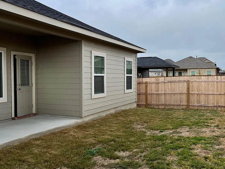 9223 Grand Western — Photo 18