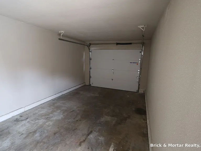 368 S 2nd St — Photo 12
