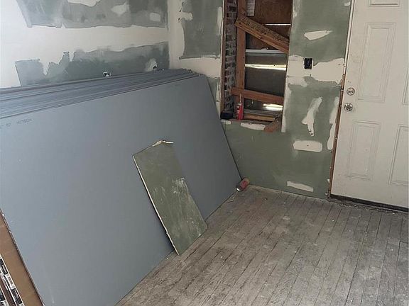 4th image of 4619 Natural Bridge Ave