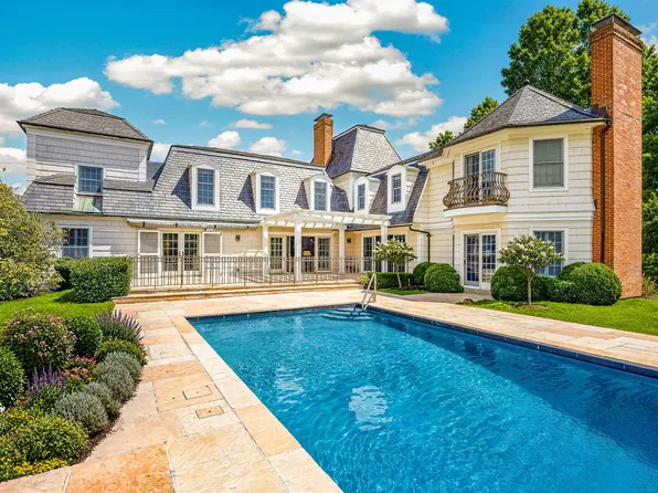 299 Narrow Ln, Southampton, NY 11968