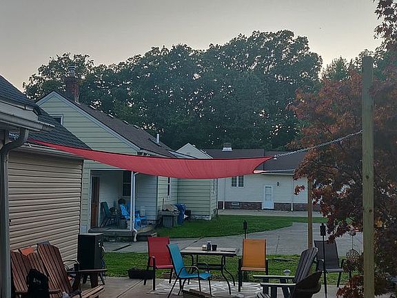 3rd image of 7868 W Pleasant Valley Rd
