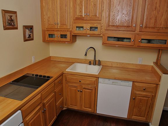 2nd image of 117 Academy St