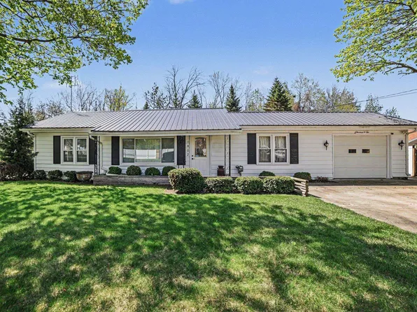 1402 Nebobish Ave, Essexville, MI 48732