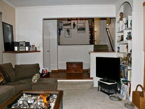 4th image of 51 Essex Ct